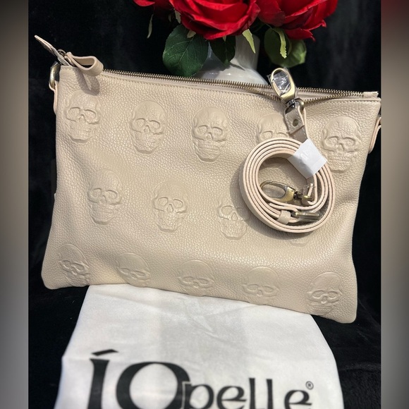 IOPELLE💀NWT💀 Made In Italy, Genuine Leather Multi Skull “Moose Latte”Crossbody - Picture 9 of 12